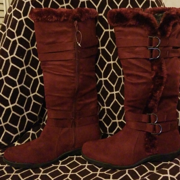 Boots - Picture 3 of 4